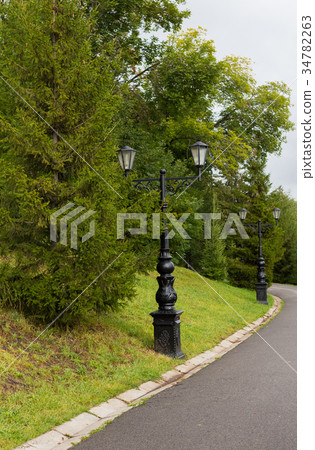 Street lamp in the old style with two lamps of 34782263