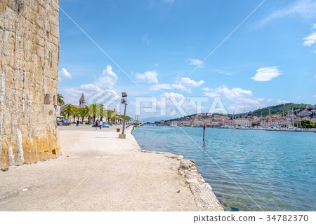 Trogir cityscape 34782370