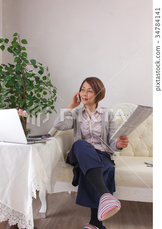 Middle female career woman officer information gathering Middle female career woman officer information gathering 34784141