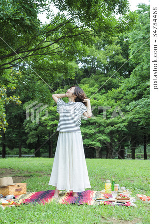 Picnic female leisure park lunch 34784468