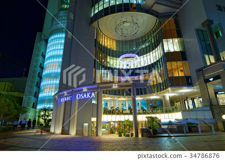 大阪梅田Herbis大阪在晚上 34786876