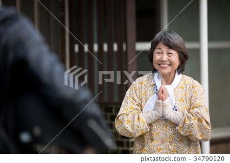 Grandma and Grandson 34790120
