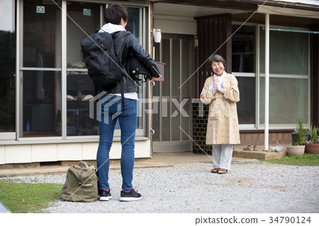 Grandma and Grandson Grandma and Grandson 34790124