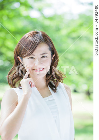 Beauty female beauty skin care portrait fresh green 34792480