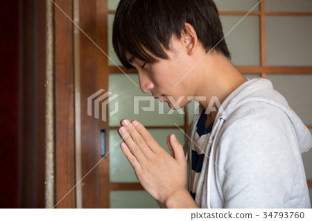 Buddhist altar 34793760