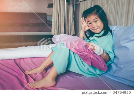 Child admitted in hospital with saline intravenous Child admitted in hospital with saline intravenous 34794930