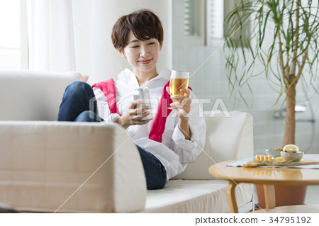 婦女生活方式放鬆 婦女生活方式放鬆 34795192