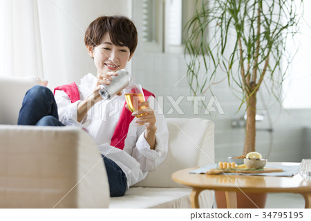 女人的生活方式放鬆啤 34795195