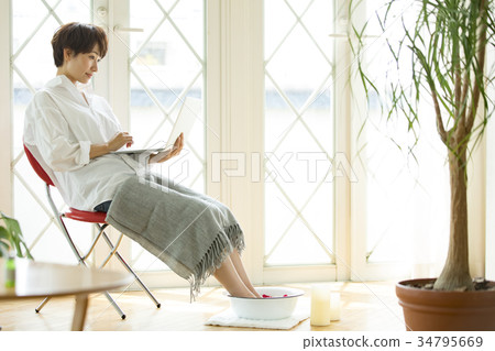 Woman lifestyle telework 34795669