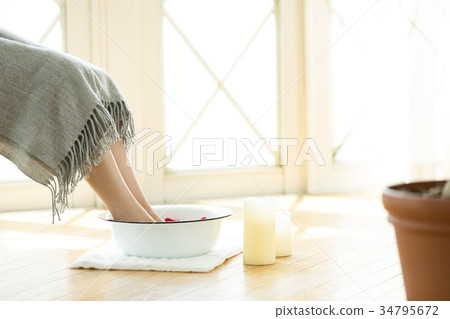 女人的生活方式放鬆足浴 34795672