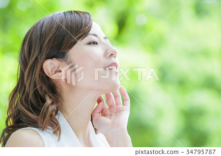 秀麗女性秀麗護膚畫像新綠色 34795787