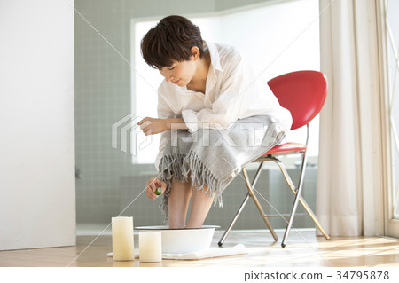 Woman Lifestyle Relax Footbath 34795878