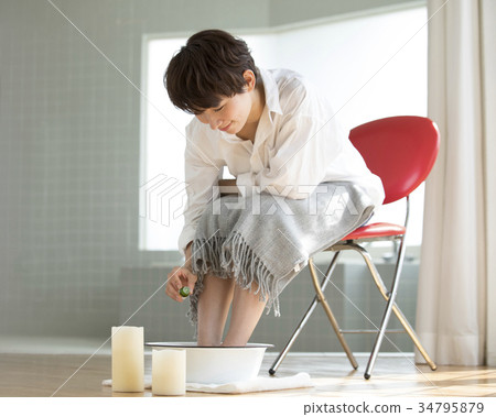 Woman Lifestyle Relax Footbath 34795879