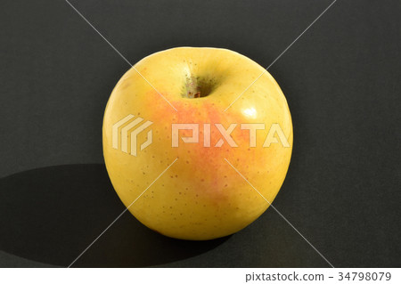 Apple (yellowish) Apple (yellowish) 34798079
