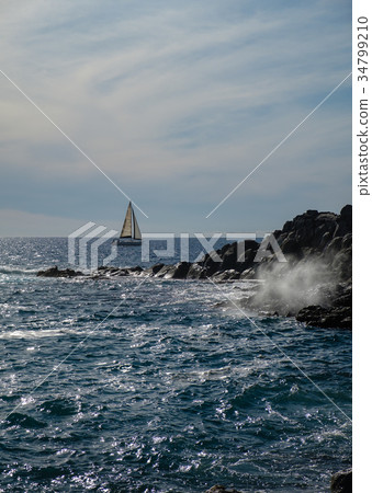 sail boat at horizon line sail boat at horizon line 34799210