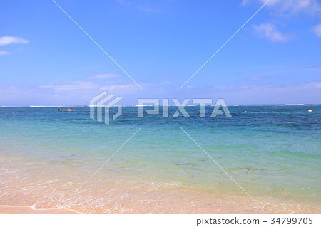 在努沙杜瓦，巴厘島的海灘 34799705
