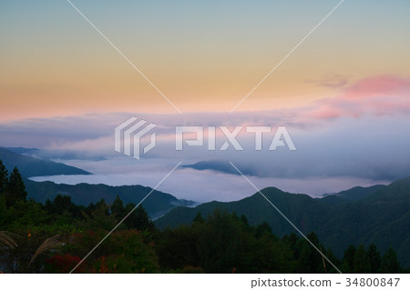 早晨海雲海高野龍津地平線和歌山縣 早晨海雲海高野龍津地平線和歌山縣 34800847