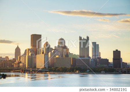 Pittsburgh cityscape with the Ohio river 34802191