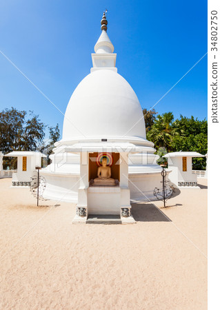 Dambakola Patuna Sangamitta Viharaya 34802750