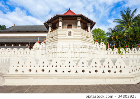 Sacred Tooth Relic Temple 34802925