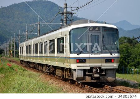 221 series Sanin Line 4 cars 34803674