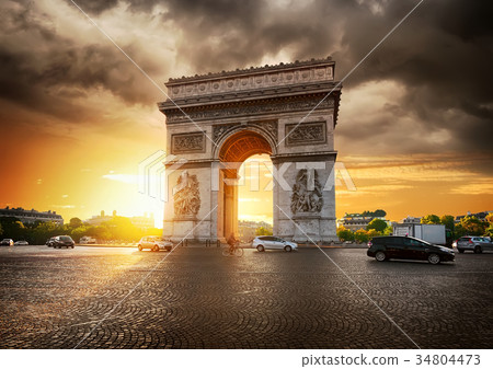 Cloudy sky and Arc de Triomphe 34804473
