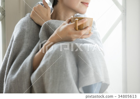 Woman lifestyle relax 34805613