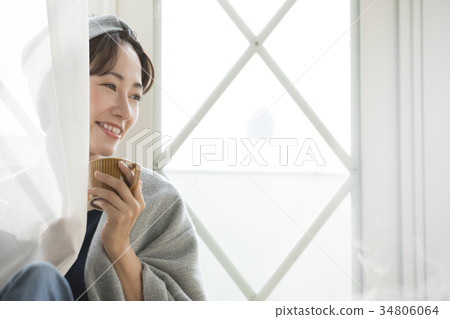 Woman lifestyle relax 34806064