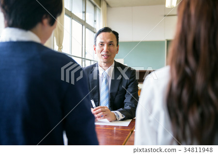 Three-Party Talk School Classroom 34811948