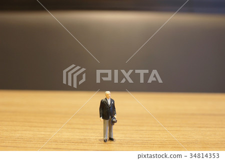 Mini business man and tourist people isolated 34814353