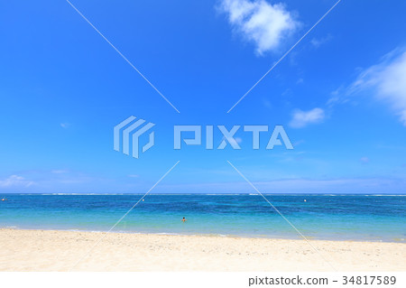 在努沙杜瓦，巴厘島的海灘 34817589