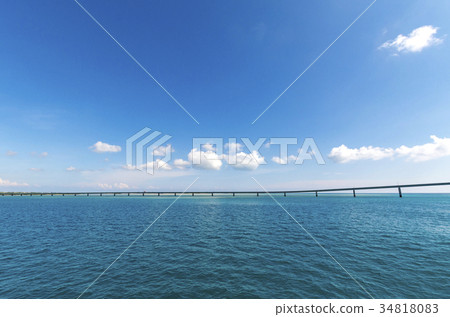 從船上看到的Irabu Ohashi 從船上看到的Irabu Ohashi 34818083