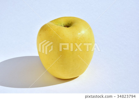 Apple (yellowish) Apple (yellowish) 34823794