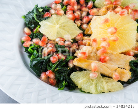 Chicken salad with spinach and grapefruit Chicken salad with spinach and grapefruit 34824213