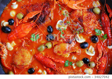 close-up of chicken marengo, top view 34827042