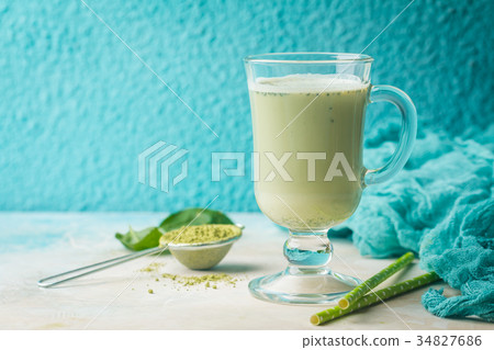 Green tea matcha latte 34827686