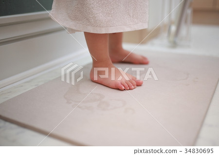 浴墊（矽藻土，吸水，洗澡時間，浴室公寓，獨戶住宅，洗手間，更衣室，腳印） 34830695