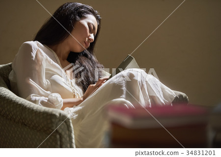 婦女生活方式放鬆 婦女生活方式放鬆 34831201