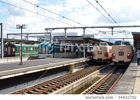 Series 381 Limited Express Kototori & Barefoot & Tango Discovery 34832782