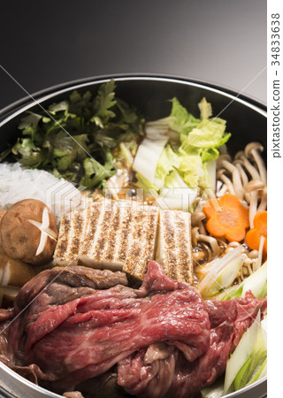 Sukiyaki cooking 34833638