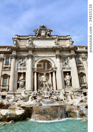 Trevi Fountain in Rome, Italy 34835138