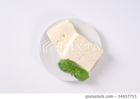 fresh feta cheese 34837755