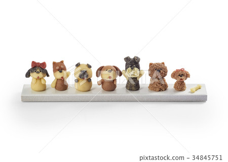 Dog made with marzipan (New Year's card material) 34845751