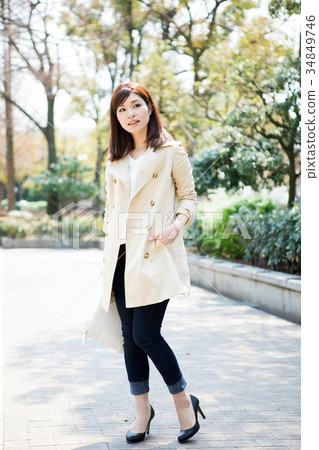 一件風衣的女人 34849746
