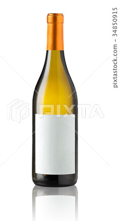 Wine bottle isolated with blank label. 34850915