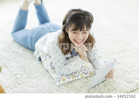 年輕的女士 34852582