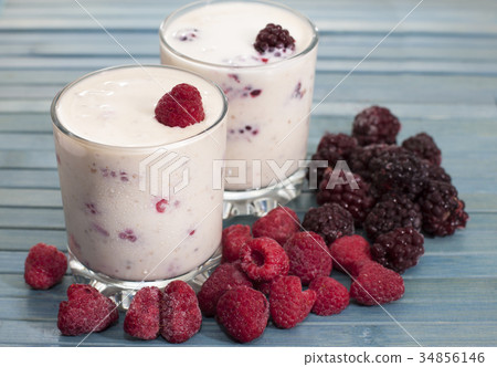 cocktail, smoothies, raspberries 34856146