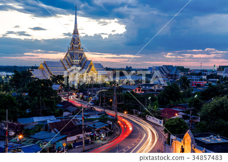 Wat sothorn wararam worawihan temple at night Wat sothorn wararam worawihan temple at night 34857483
