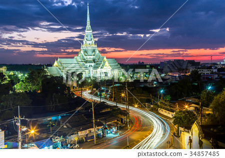 Wat sothorn wararam worawihan temple at night Wat sothorn wararam worawihan temple at night 34857485