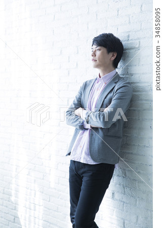 男性在他30歲 男性在他30歲 34858095